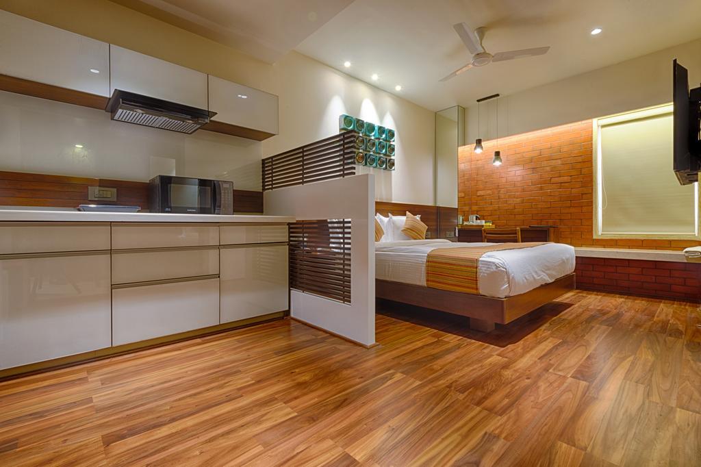 The Elements Hotel Rajkot Kamer foto