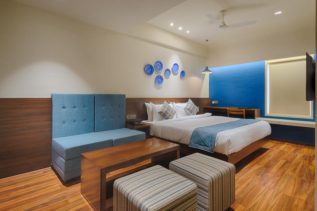 The Elements Hotel Rajkot Buitenkant foto